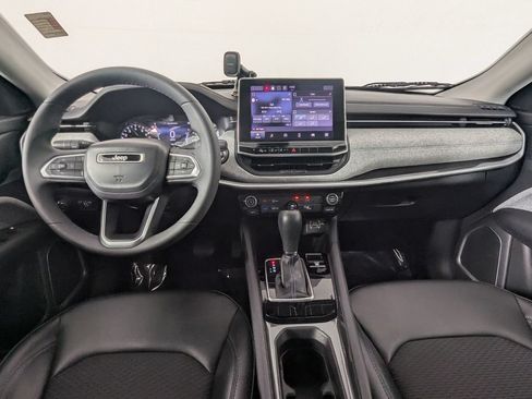 Used 2022 Jeep Compass Latitude FWD image 15