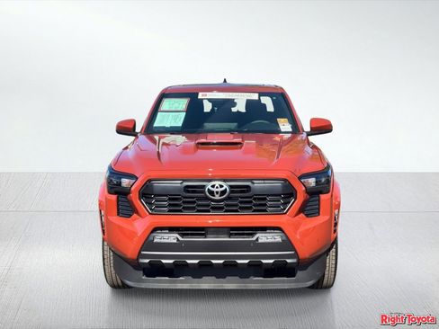 Certified 2025 Toyota Tacoma TRD Sport w/ TRD Sport Upgrade Package image 7