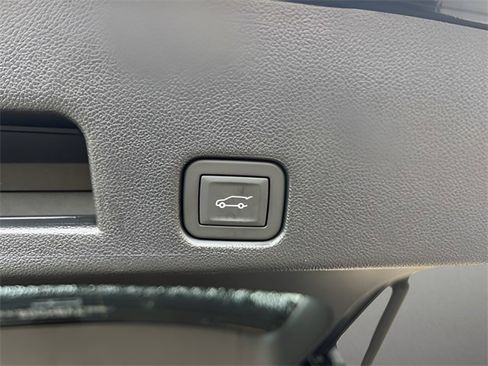 New 2026 Chevrolet Traverse RS image 9