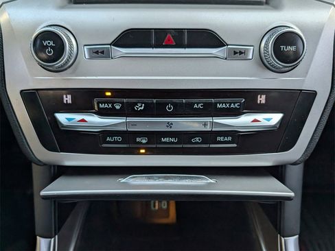 Used 2020 Ford Explorer XLT w/ Equipment Group 202A image 24