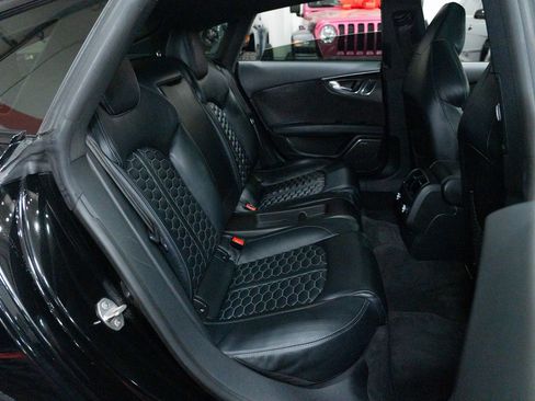 Used 2016 Audi RS 7 Prestige w/ Carbon-Optic Package image 32