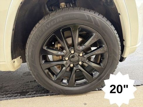 Used 2019 Jeep Grand Cherokee Altitude AWD/4WD image 8