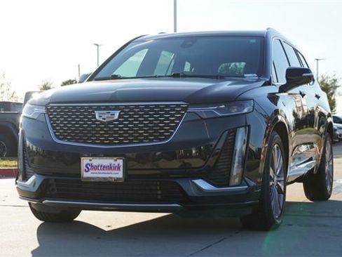 Used 2020 Cadillac XT6 Premium Luxury image 3