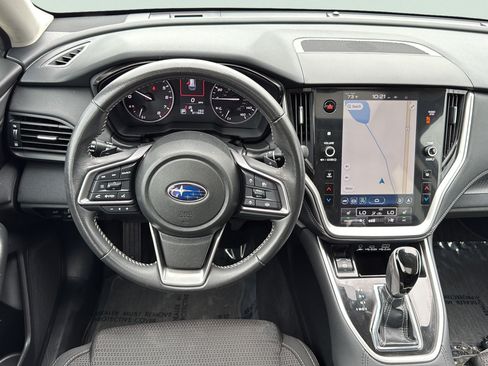 Used 2025 Subaru Outback Premium AWD/4WD image 17