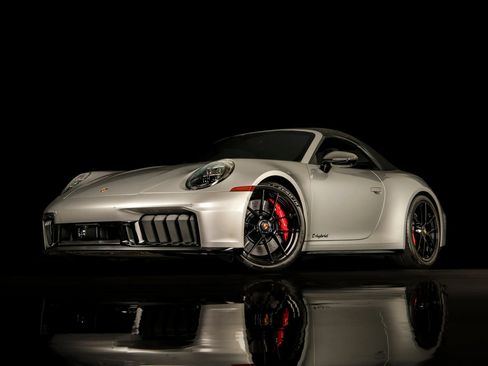 Used 2026 Porsche 911 GTS image 8