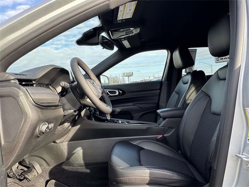 New 2026 Jeep Compass Latitude image 20