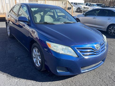 Used 2011 Toyota Camry LE image 6