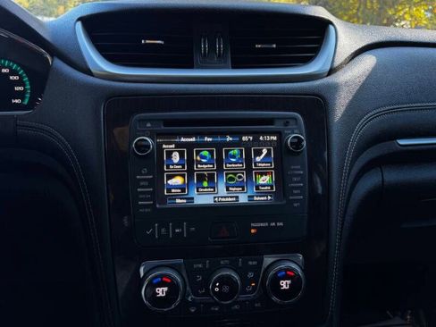 Used 2017 Chevrolet Traverse LT AWD/4WD image 18