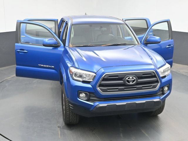 Used 2017 Toyota Tacoma SR5 w/ Tow Package AWD/4WD image 46