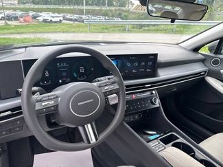 Used 2025 Hyundai Sonata SEL FWD video 3