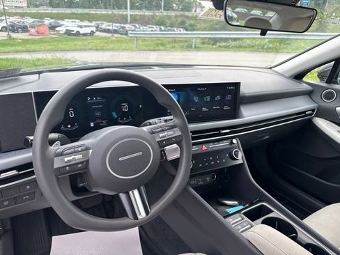Used 2025 Hyundai Sonata SEL FWD image 3