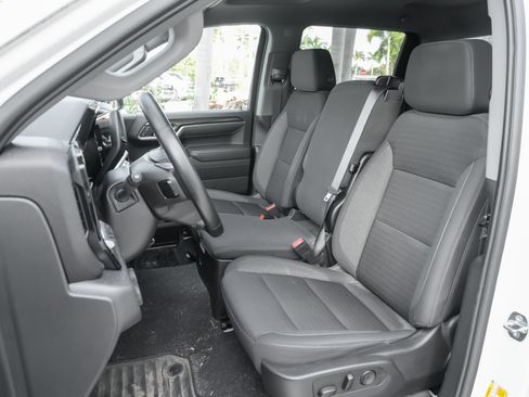 Used 2023 Chevrolet Silverado 1500 LT AWD/4WD image 17