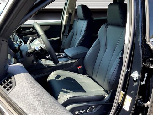 New 2025 Acura MDX SH-AWD image 9