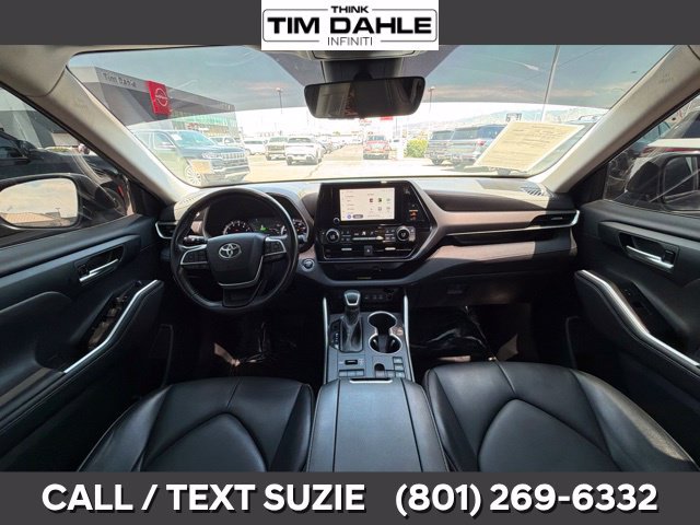 Used 2023 Toyota Highlander XLE AWD/4WD image 2