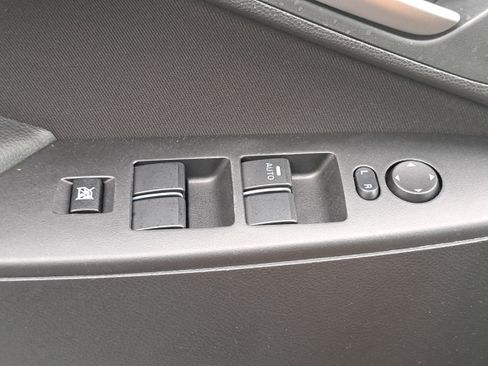 Used 2013 MAZDA MAZDA3 i Touring FWD image 26