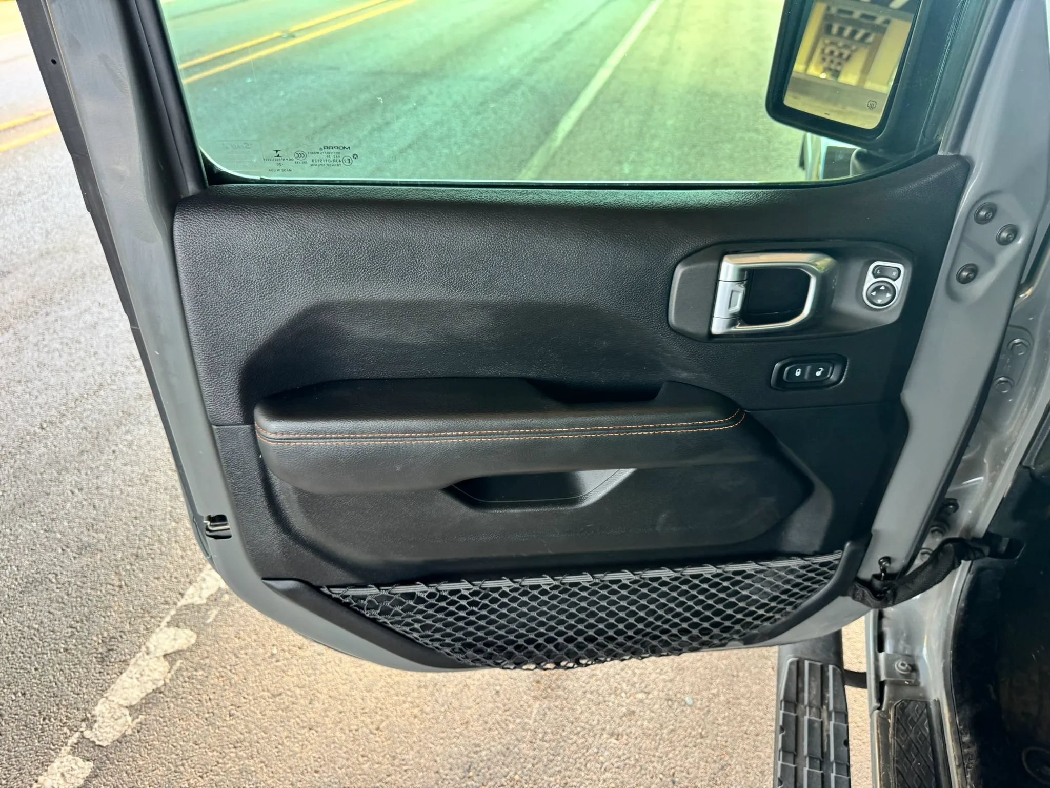 Used 2020 Jeep Gladiator Mojave AWD/4WD image 11
