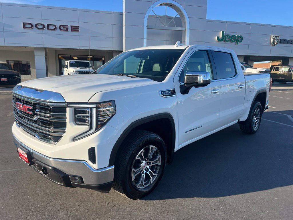 Used 2025 GMC Sierra 1500 SLT AWD/4WD image 3