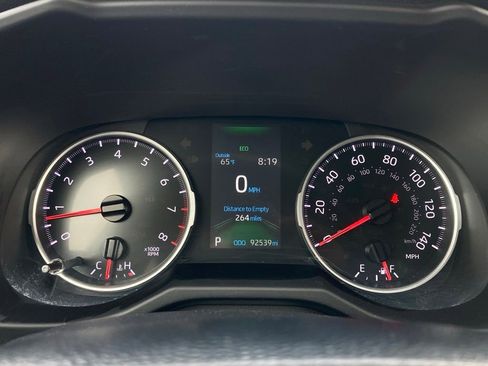 Used 2021 Toyota RAV4 XLE FWD image 15