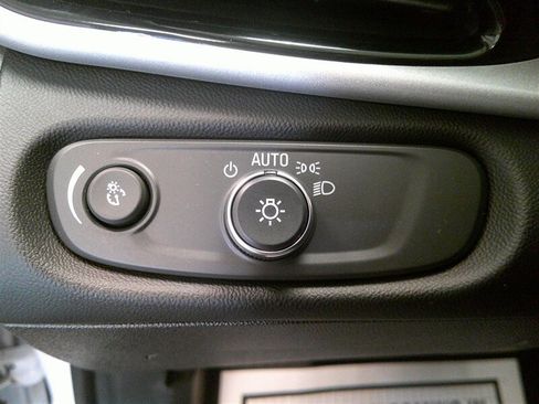 Used 2018 Chevrolet Volt LT w/ LT Driver Confidence Package image 28