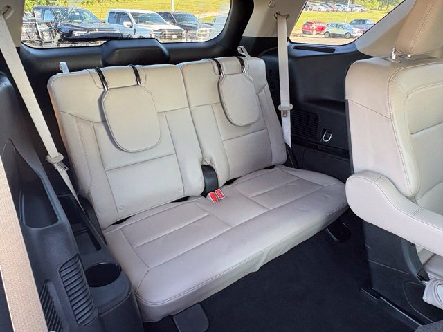 Used 2023 Ford Explorer XLT w/ Equipment Group 202A AWD/4WD image 34