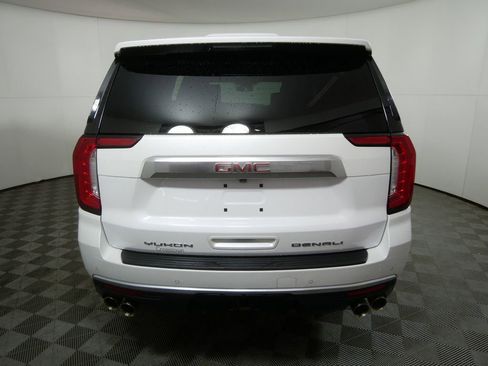 Used 2023 GMC Yukon XL Denali image 4