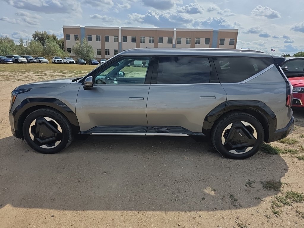 Certified 2024 Kia EV9 Land AWD/4WD image 2