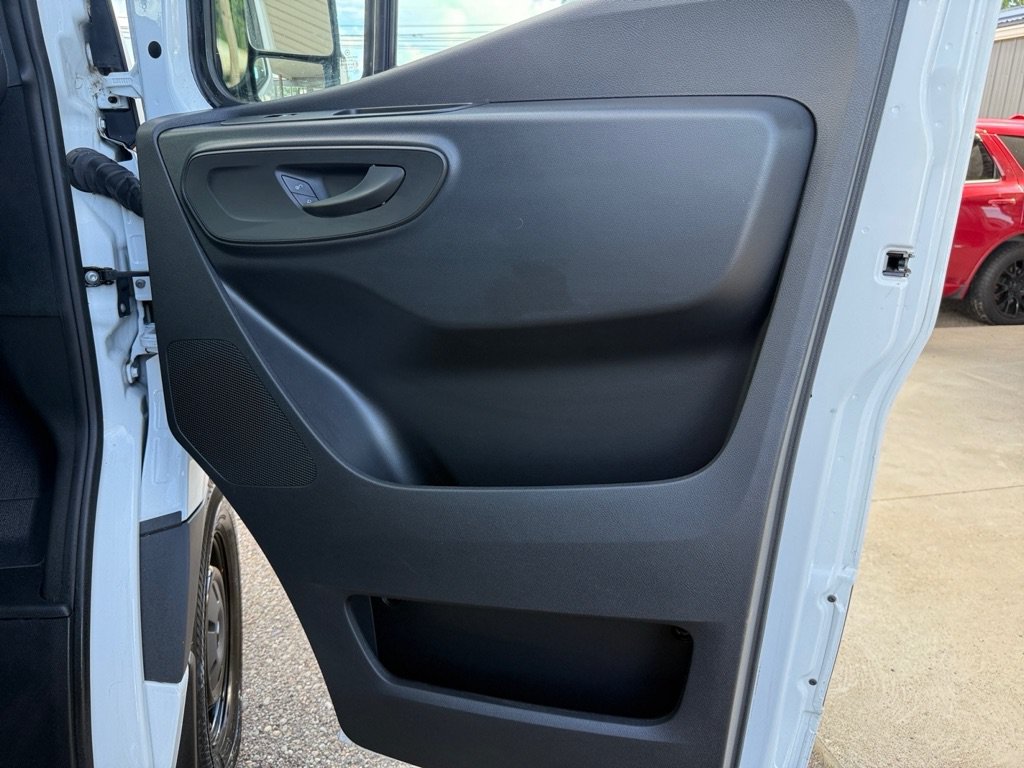 Used 2024 Mercedes-Benz Sprinter 3500 image 28