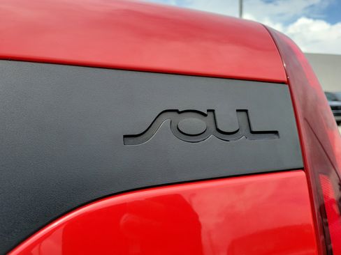 Used 2022 Kia Soul LX w/ Technology Package FWD image 29