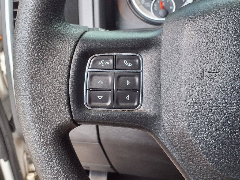 Used 2019 RAM 1500 Classic SLT AWD/4WD image 32