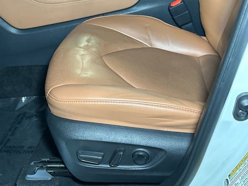 Used 2023 Toyota Highlander Platinum image 20