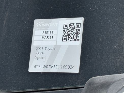 Used 2025 Toyota RAV4 LE AWD/4WD image 30