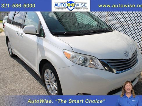 Used 2015 Toyota Sienna XLE w/ XLE Navigation Package FWD image 1