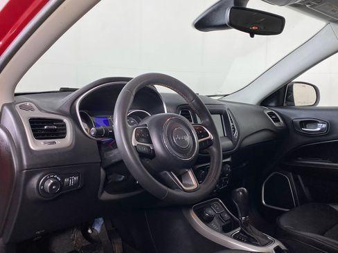 Used 2021 Jeep Compass Latitude AWD/4WD image 3
