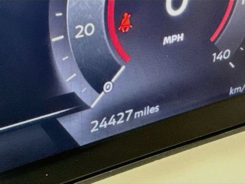 Used 2024 Nissan Ariya FWD image 12