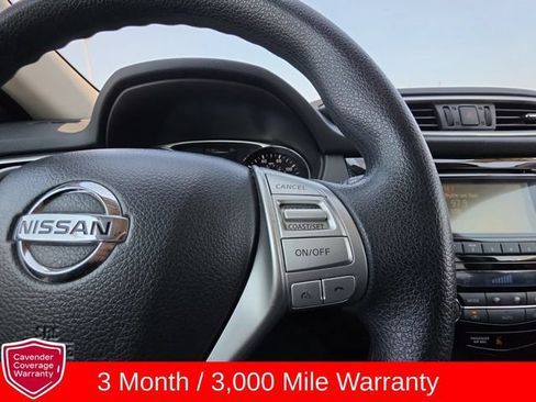 Used 2015 Nissan Rogue SV w/ SV Moonroof Package AWD/4WD image 12