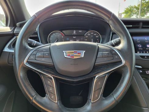 Used 2020 Cadillac XT5 Premium Luxury w/ LPO, Floor Liner Package AWD/4WD image 13