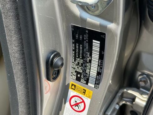 Used 2015 Toyota Highlander XLE FWD image 22