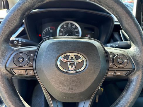 Used 2021 Toyota Corolla LE w/ Carpet Mat Package (TMS) image 29