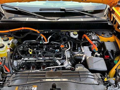 Certified 2023 Ford Maverick Lariat w/ Lariat Luxury Package FWD image 9