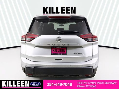 Used 2024 Nissan Rogue SV image 7