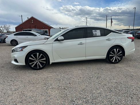 Used 2019 Nissan Altima 2.5 Platinum AWD/4WD image 6