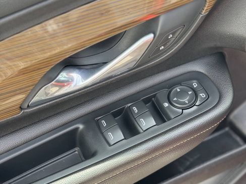 Used 2019 GMC Terrain SLE w/ Driver Convenience Package FWD image 17
