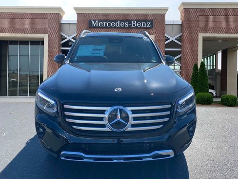 Used 2025 Mercedes-Benz GLB 250 image 2