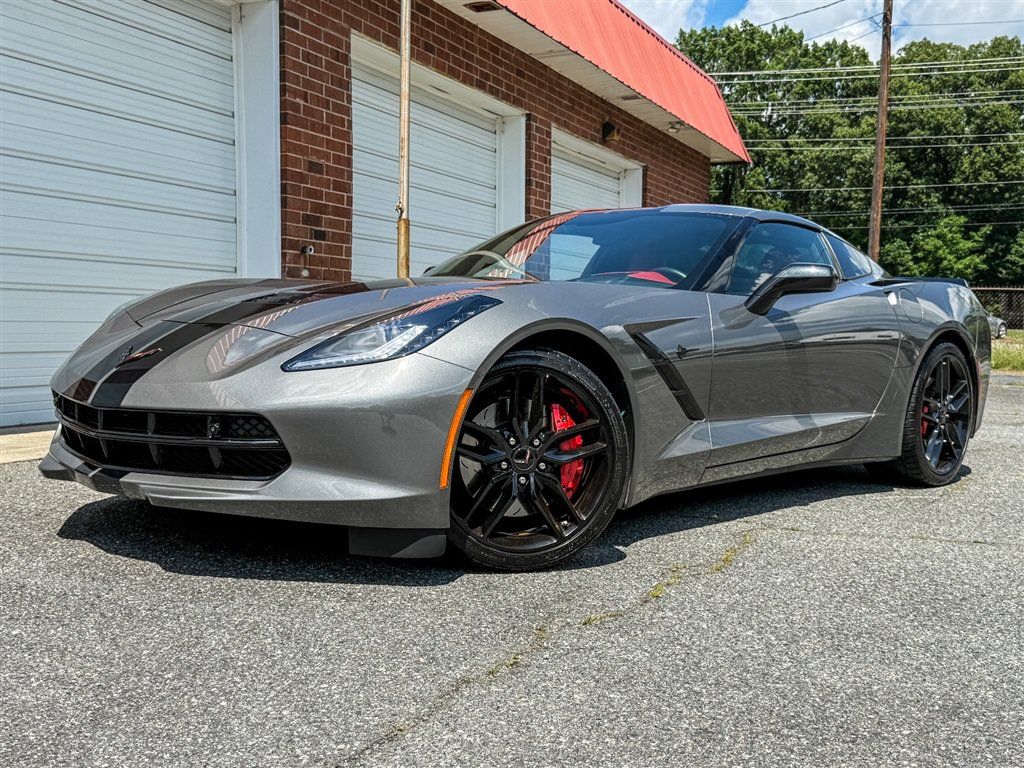 Used 2016 Chevrolet Corvette Stingray Coupe RWD image 2