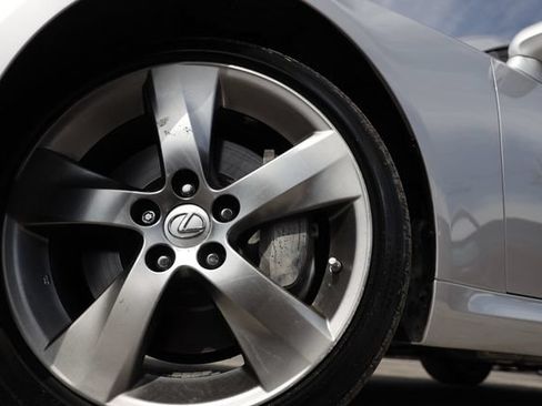 Used 2011 Lexus IS 350C w/ Luxury Pkg RWD image 31