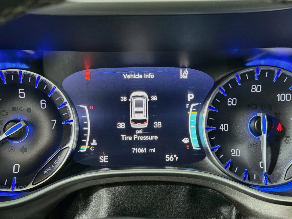Used 2024 Chrysler Pacifica Touring-L FWD image 14