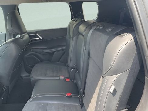 Used 2024 Mitsubishi Outlander SE image 19