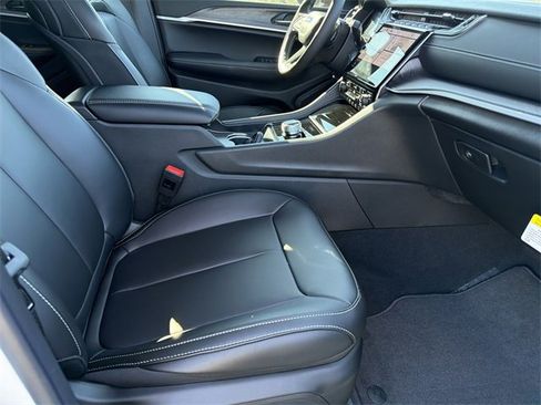 New 2025 Jeep Grand Cherokee Limited image 12