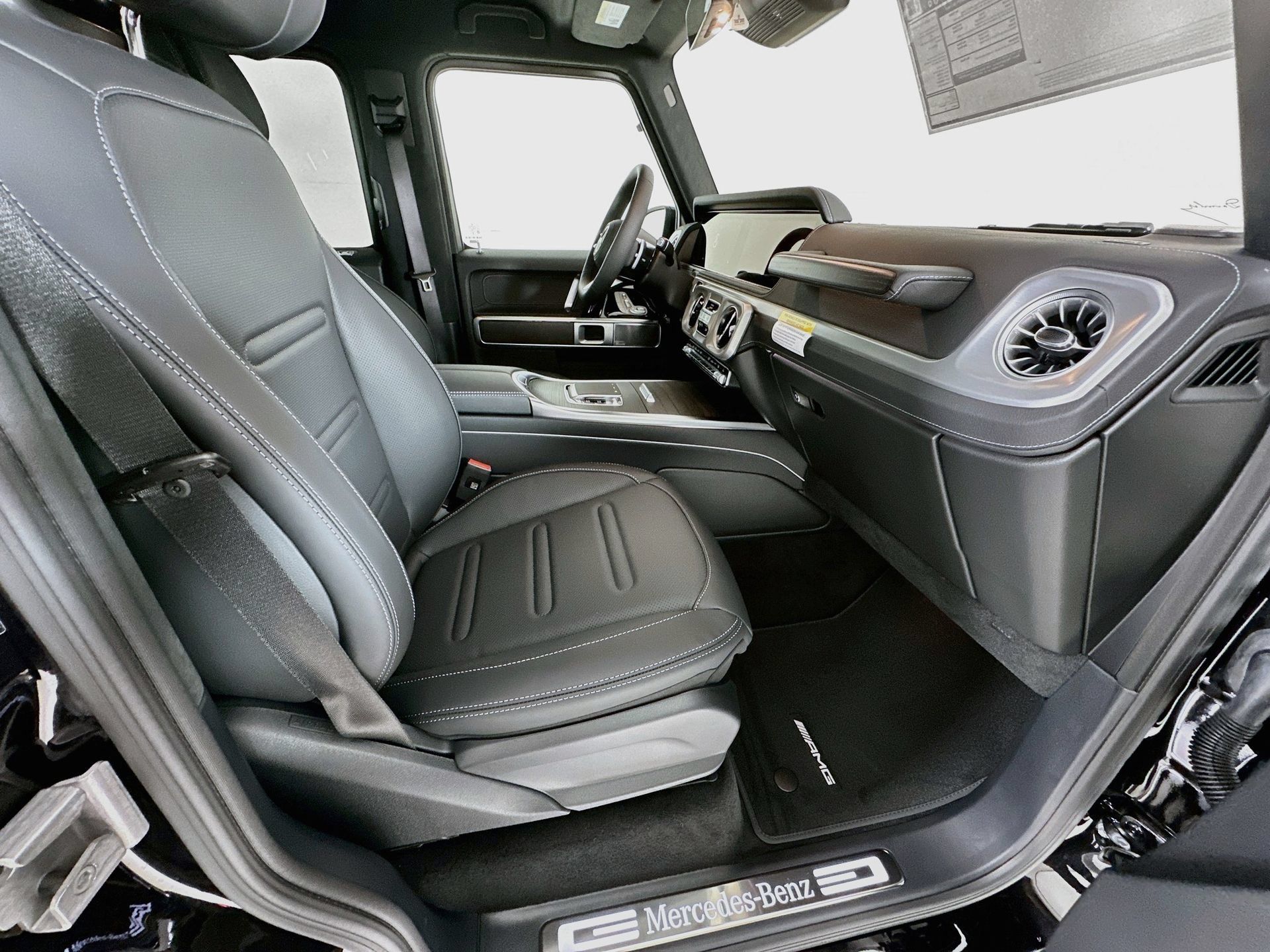 New 2027 Mercedes-Benz G 580 e image 31