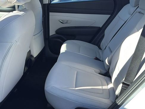 Used 2025 Hyundai Tucson SE image 10